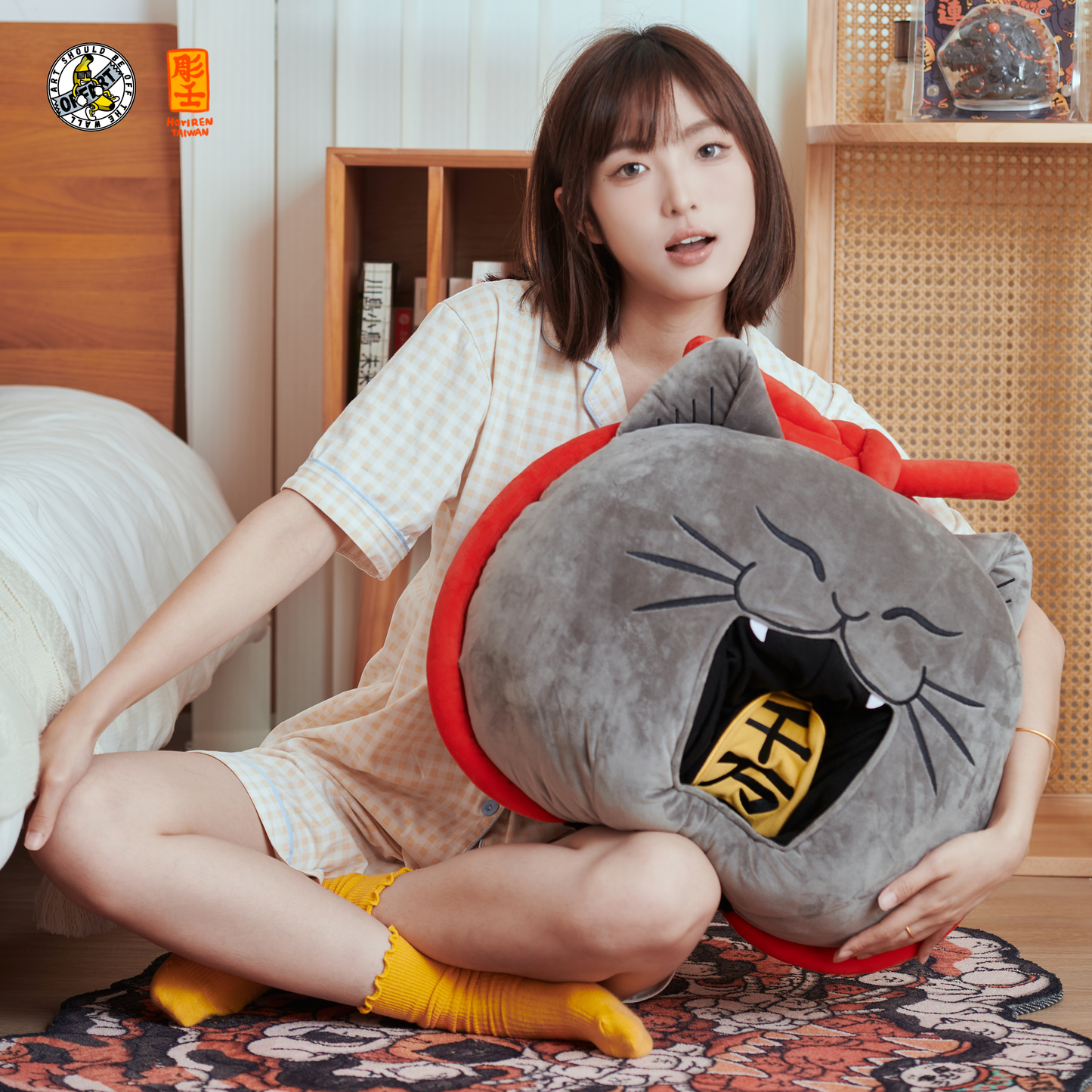 【IN-STOCK】OFFART X Horiren Money Biting Cat Plush Pillow