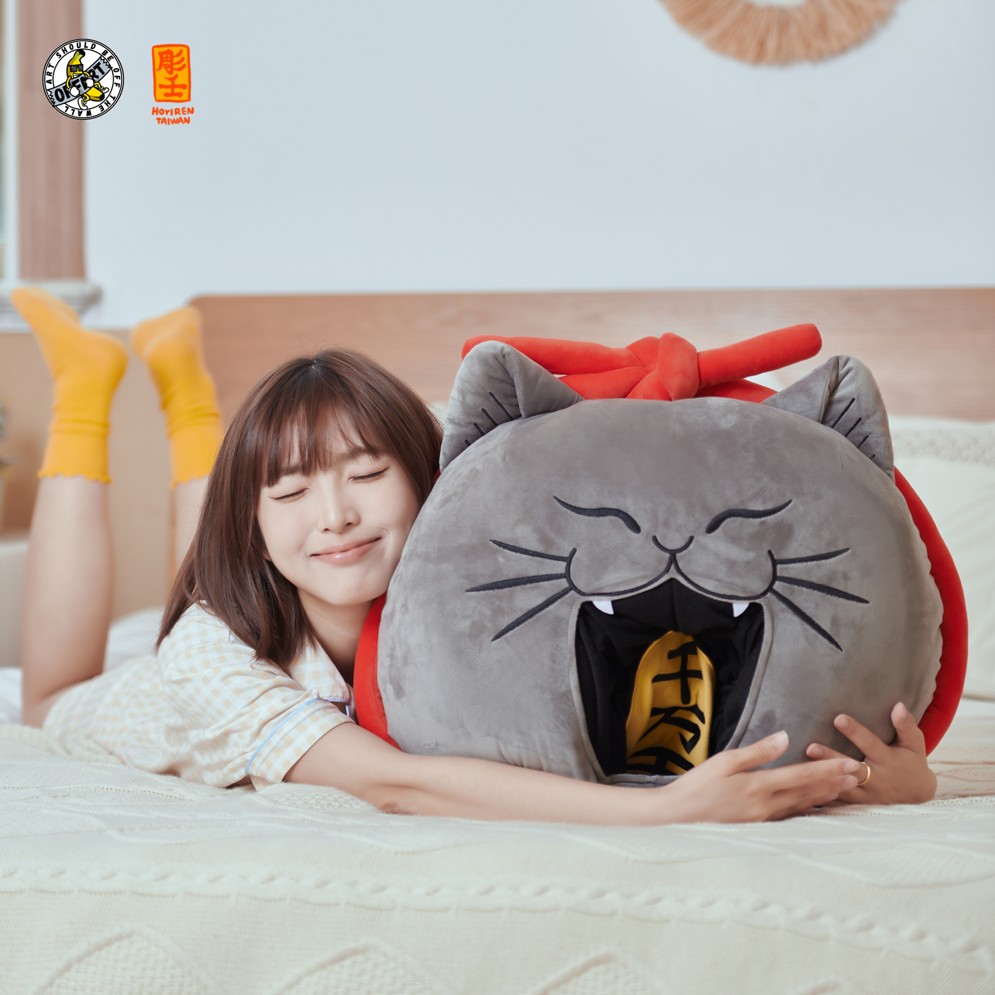 【IN-STOCK】OFFART X Horiren Money Biting Cat Plush Pillow