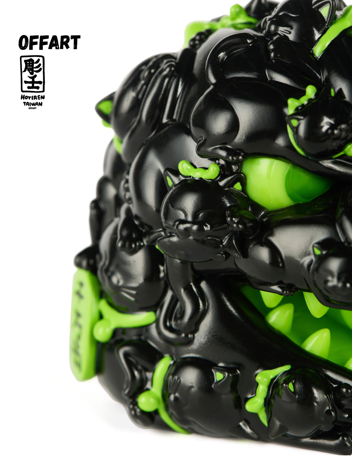 OFFART X Horiren Mini Red Flame Hundred Cats Fortune Head Statue Dark-Green Limited Edition
