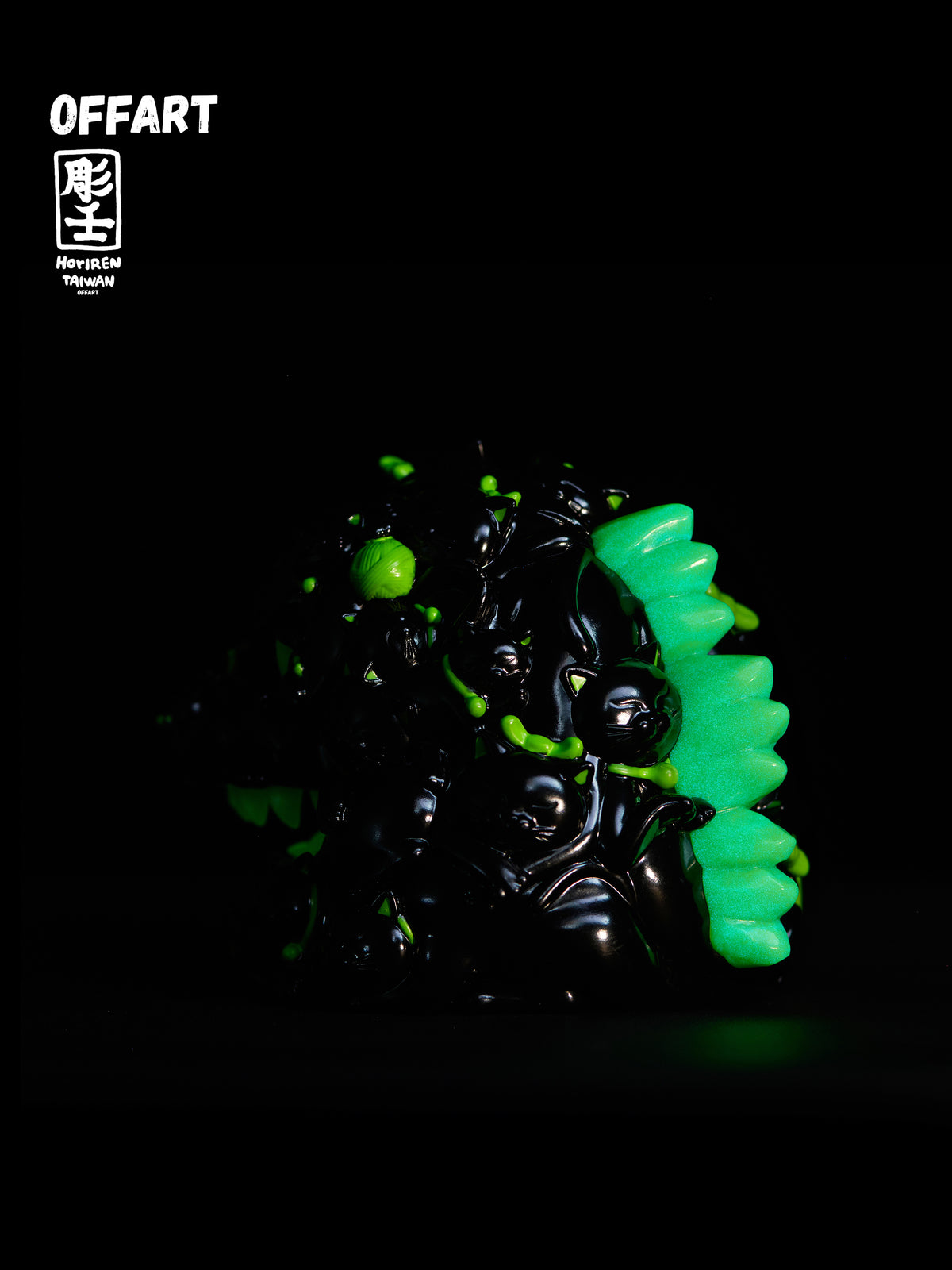 OFFART X Horiren Mini Red Flame Hundred Cats Fortune Head Statue Dark-Green Limited Edition