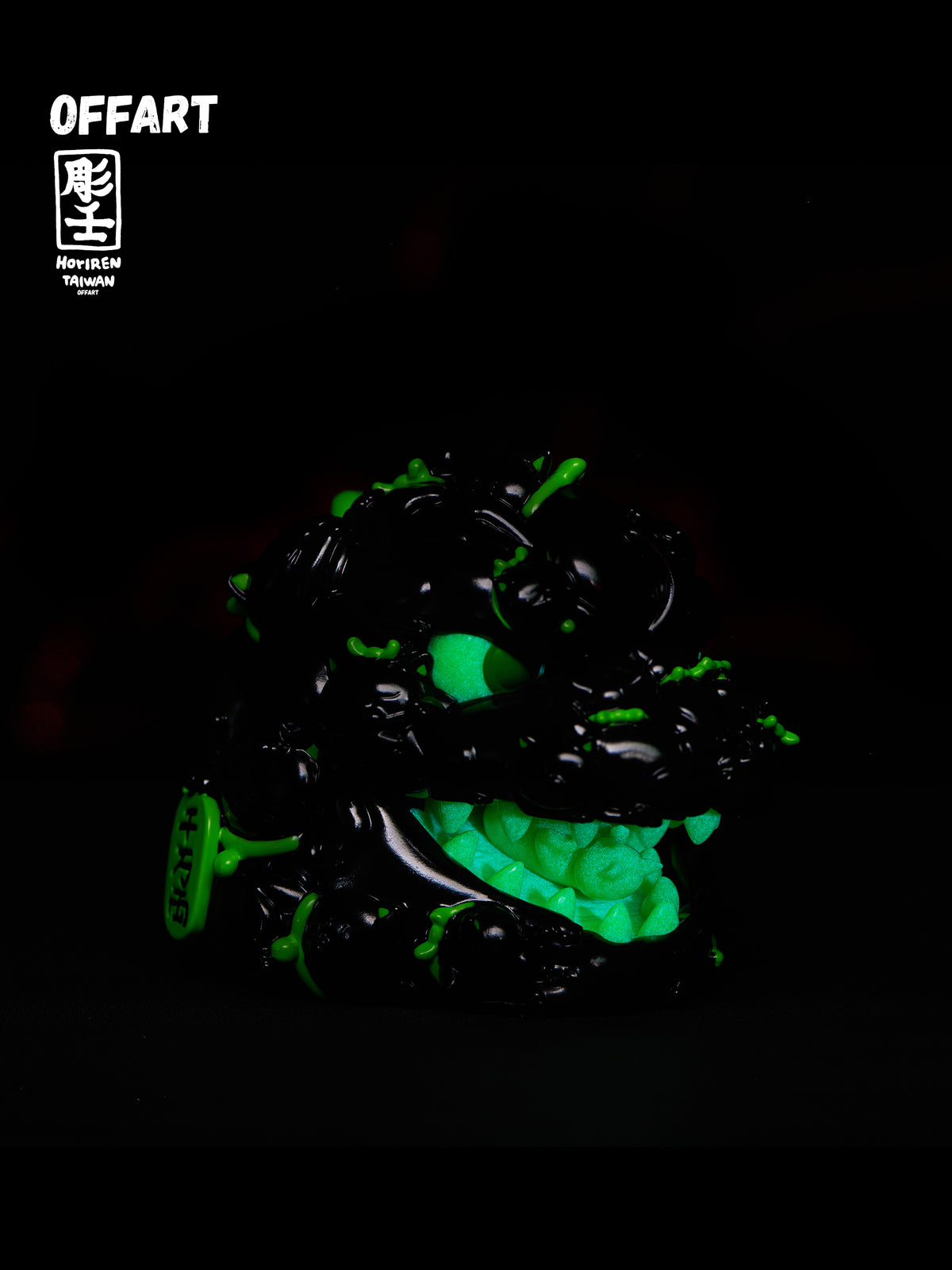 OFFART X Horiren Mini Red Flame Hundred Cats Fortune Head Statue Dark-Green Limited Edition