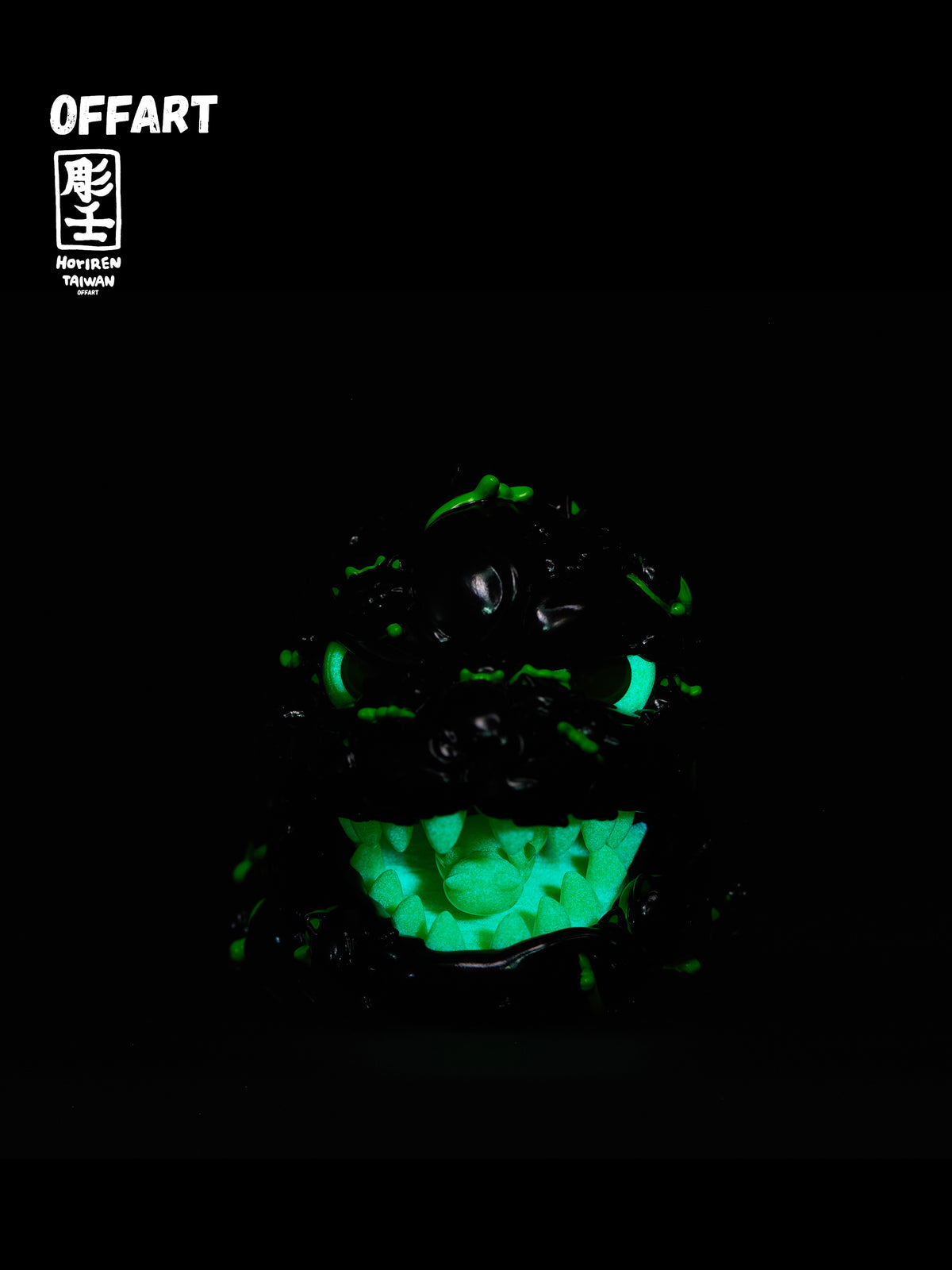OFFART X Horiren Mini Red Flame Hundred Cats Fortune Head Statue Dark-Green Limited Edition