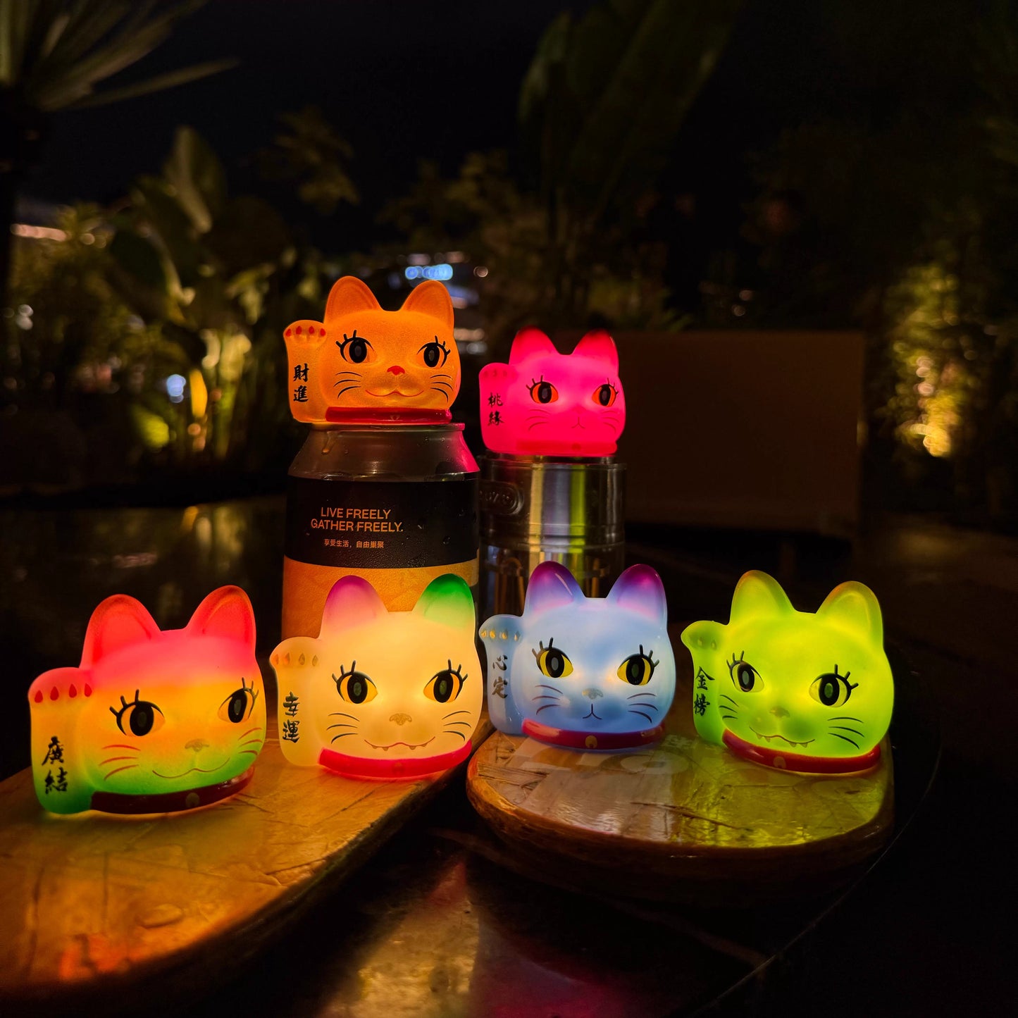 【IN STOCK】 Illuminated Half-Body Maneki-neko Blind Box