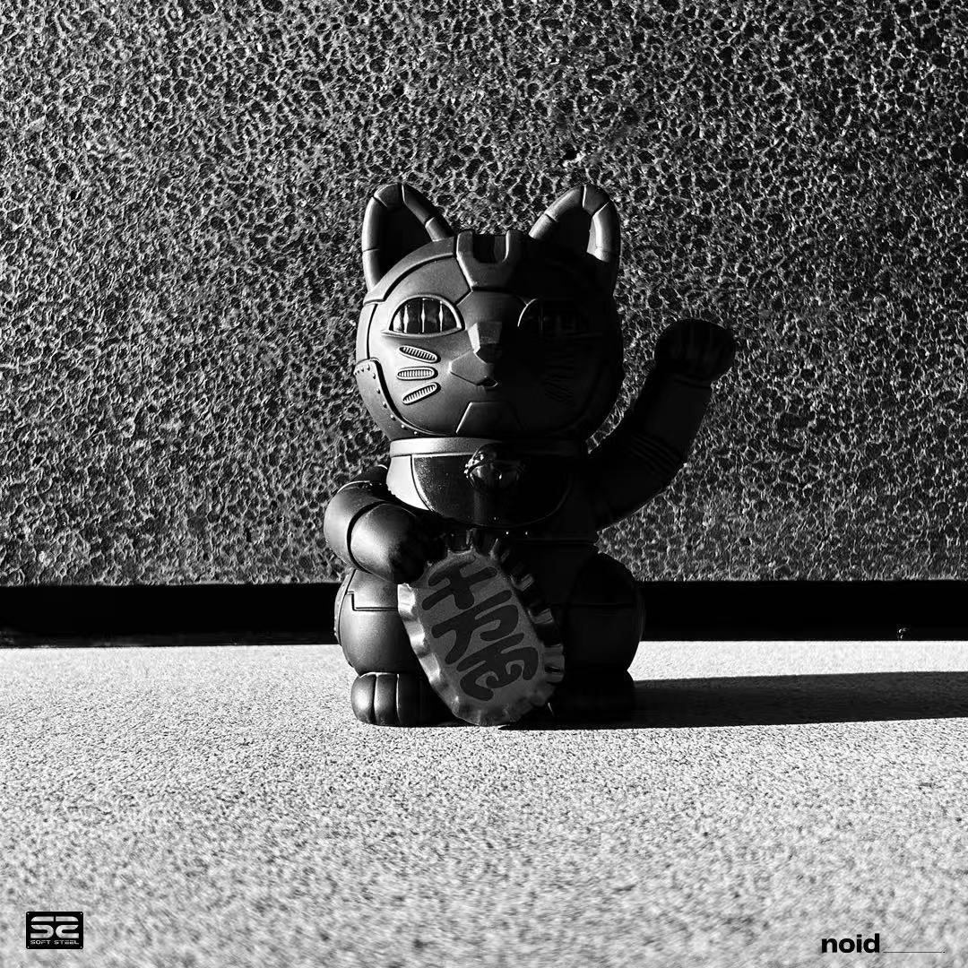 【IN STOCK】Hong Kong Mechanical Maneki-neko Black Edition Statue